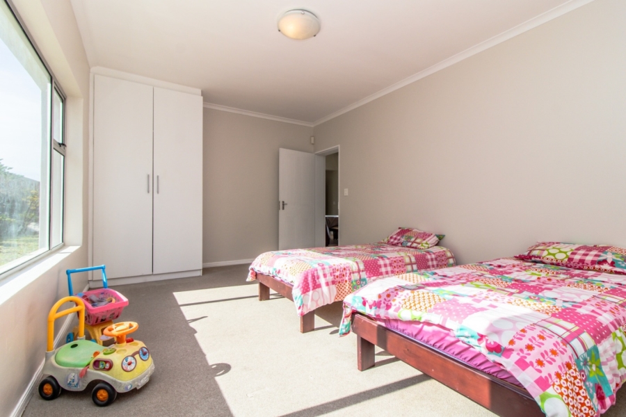 To Let 6 Bedroom Property for Rent in Bettys Bay Western Cape